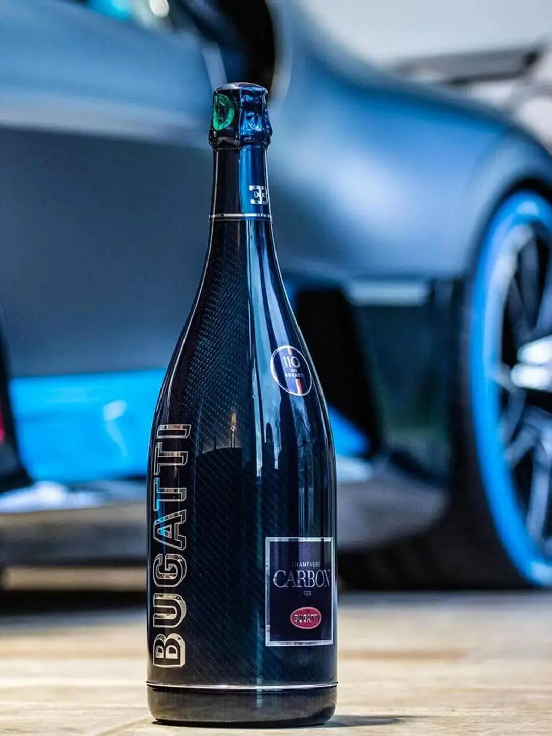 Champagne CARBON Bugatti ƎB.01 | Vintage 2002 - Image 2