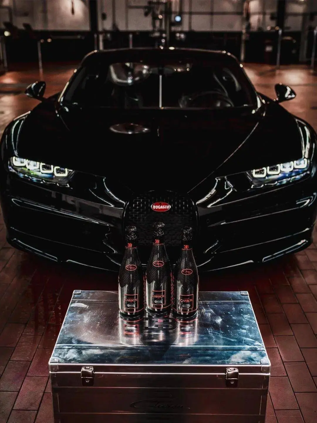 Champagne CARBON Bugatti Chiron ƎB.02 | Vintage 2006 - Image 2