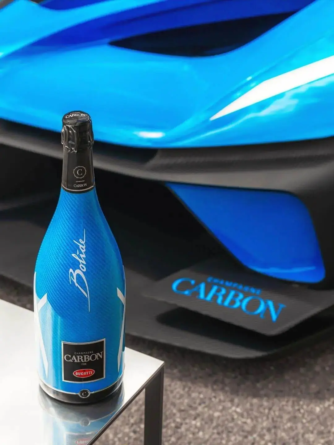 Champagne CARBON Bugatti Bolide ƎB.03 | Vintage 2017 - Image 2