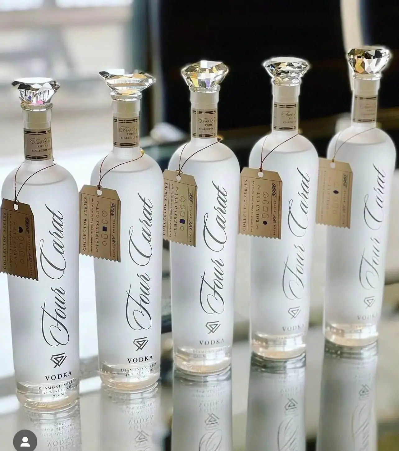 Four Carat Vodka Collectors Edition With Diamond Cut Closure (Full Set) - Image 5