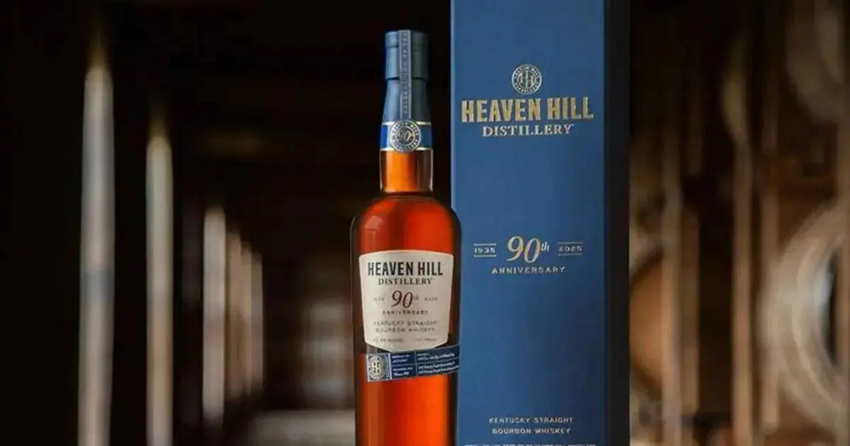 Heaven Hill 90th Anniversary 9 Year Old Kentucky Straight Bourbon Whiskey 750ml - Image 2