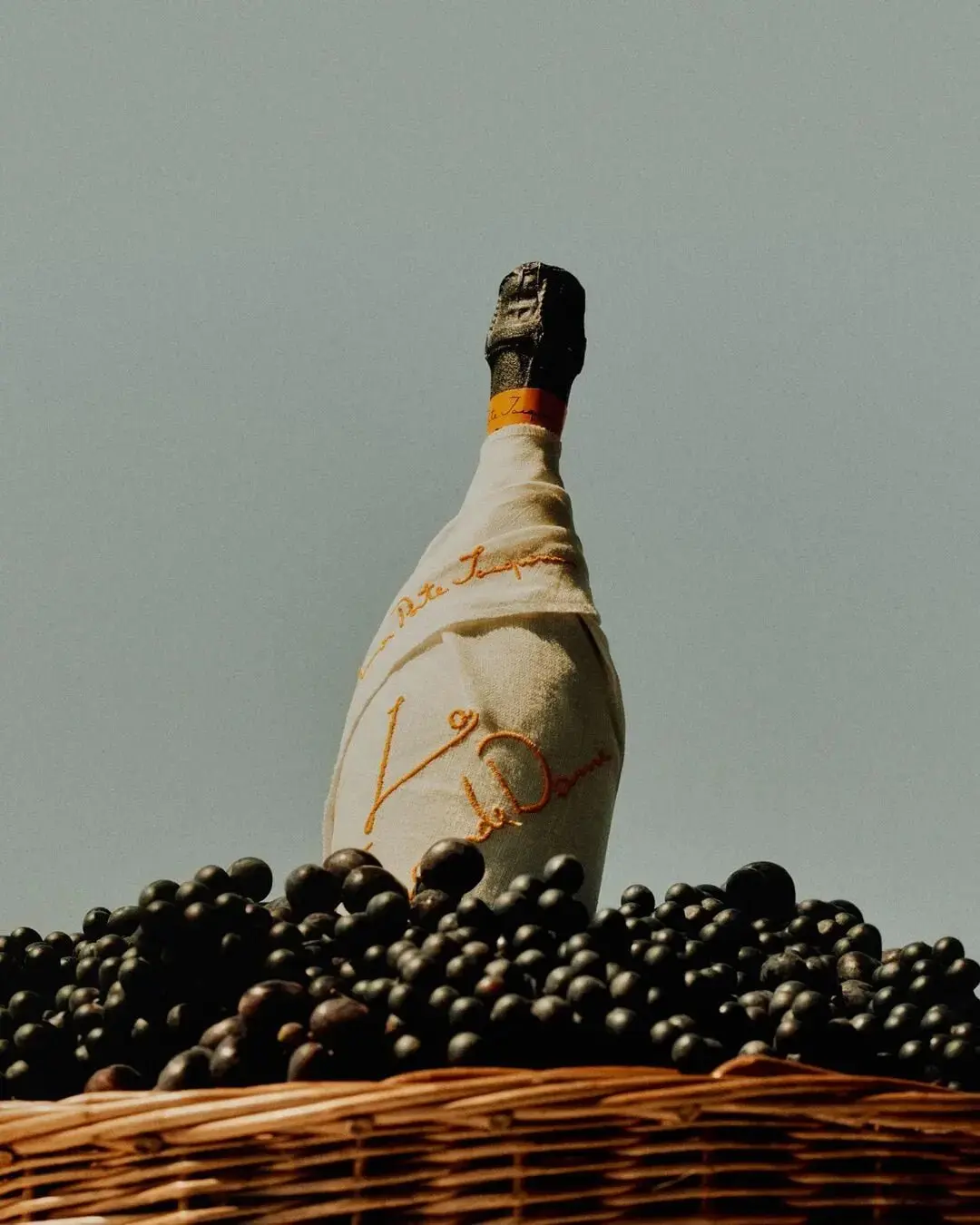 Veuve Clicquot La Grande Dame 2018 Limited Edition by Simon Porte Jacquemus - Image 4